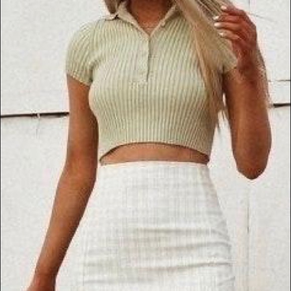 Brandy Melville Tops - Brandy Melville Green Collared Top